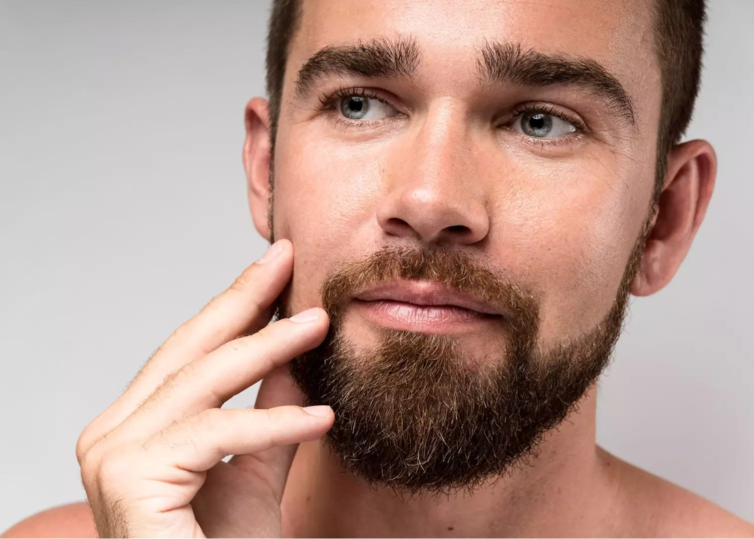 Deixar a barba crescer é sinal de masculinidade; e quando a barba não cresce?